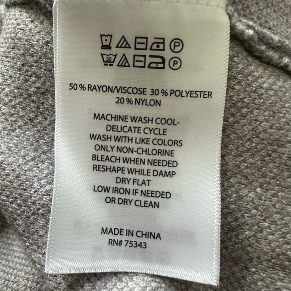 House of Harlow 1960 Fringed Poncho NWT - Picture 9 of 9